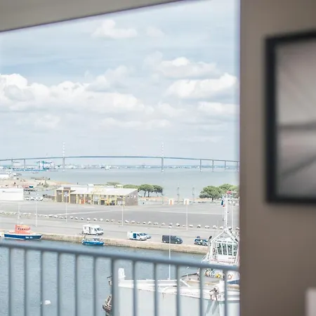 De 90m Vue Sur Le Port